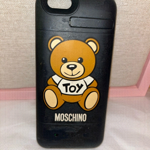 Moschino battery charging case for iPhone 6s